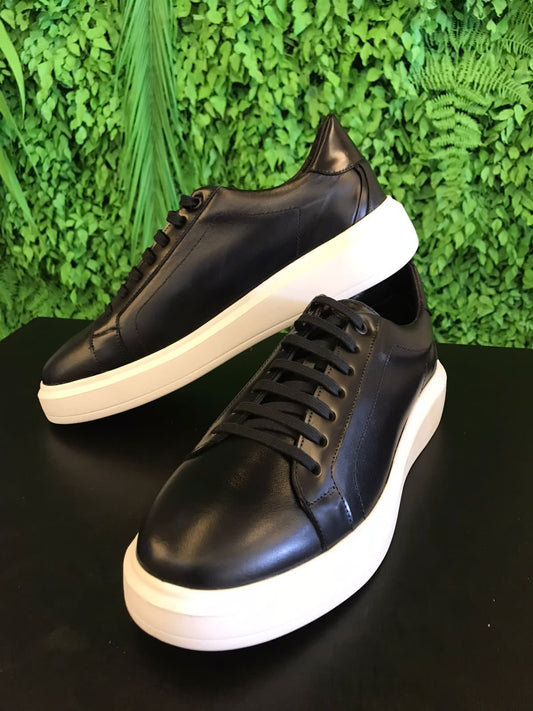 SNEAKER GURU BLACK VERNIZ