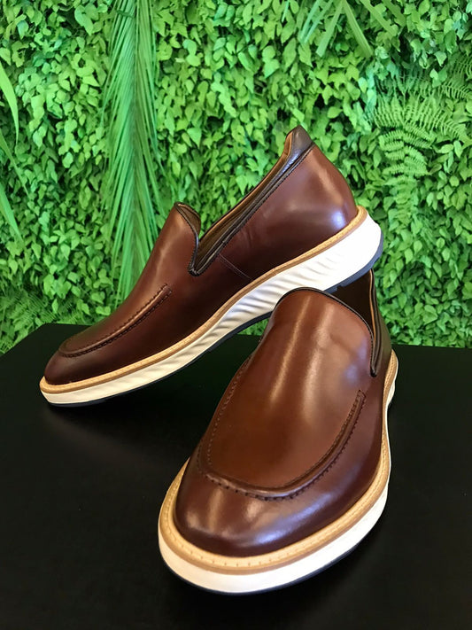 SAPATO MOCASSIM GURU BROWN VERNIZ